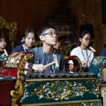 Siswa mempelajari budaya Osing dalam Youth Summer Experience 2026.