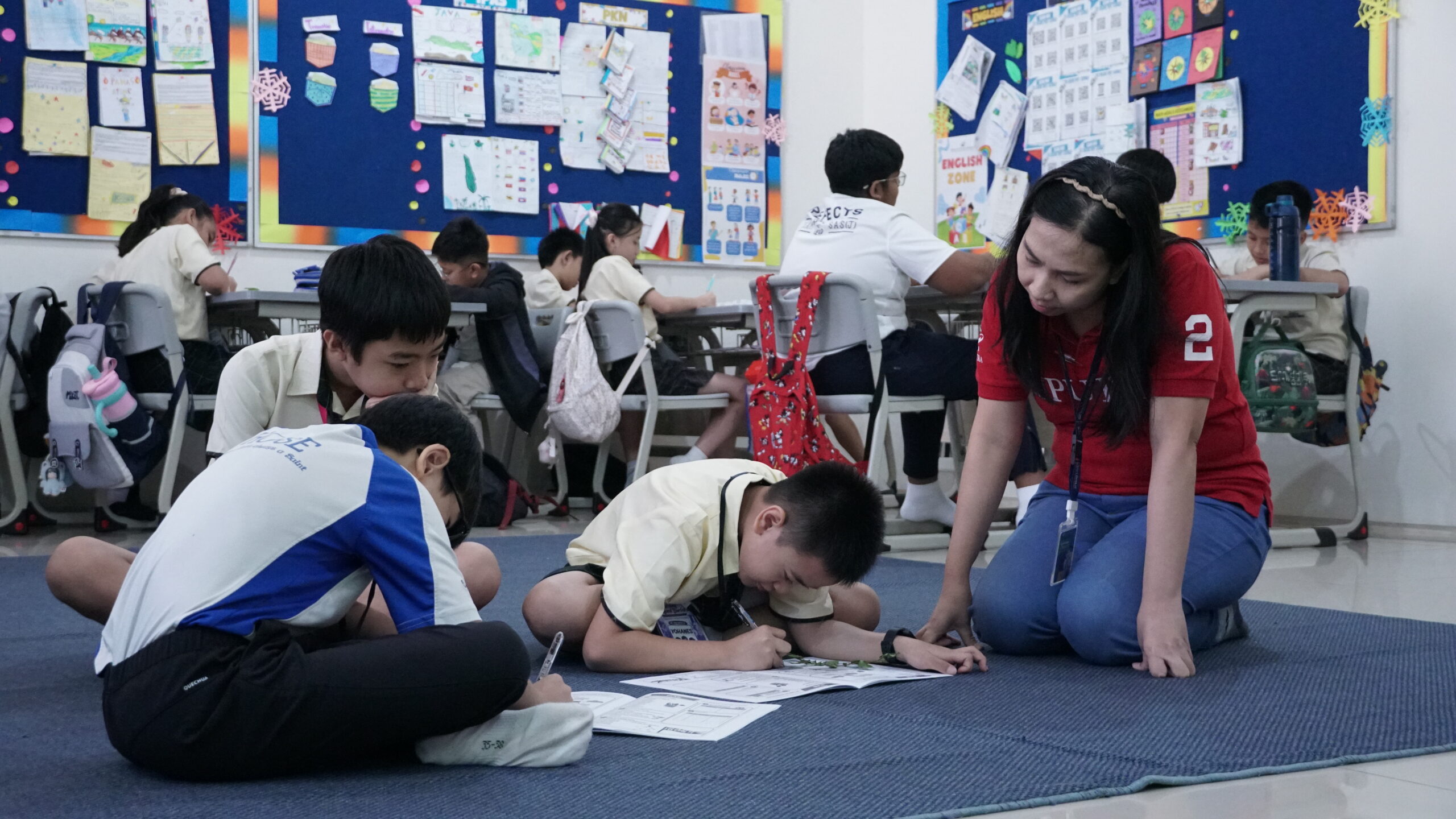 Siswa SD Ciputra Kasih CitraLand Surabaya mengikuti cultural exchange bersama siswa St Andrew's Junior School Singapore